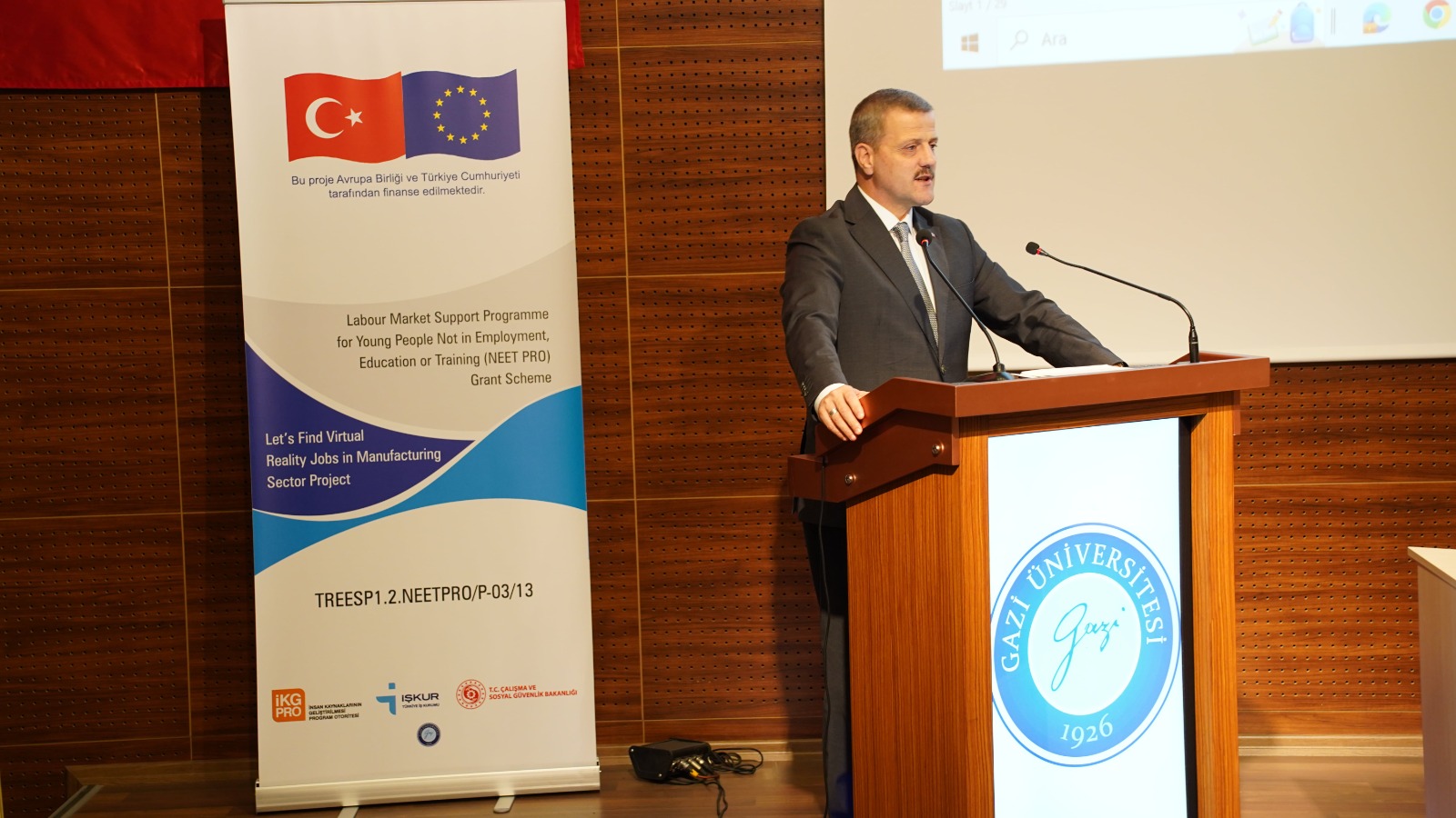 c32ee559-4c69-4fd5-b220-7fb5ca753c82